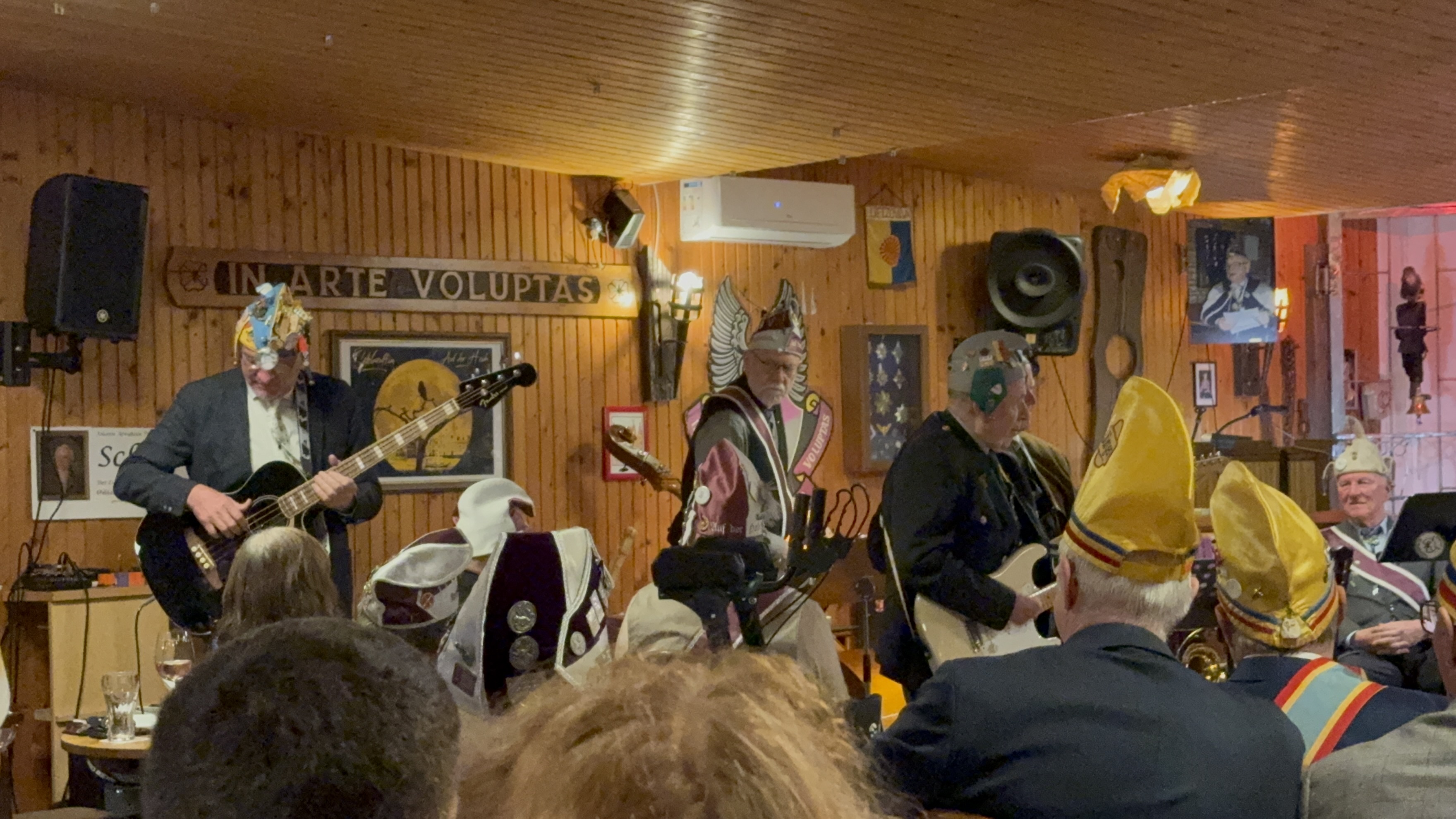 Sippung der Schlaraffia – Gemeinschaft mit Humor und Kunst